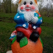 Гном на апельсине