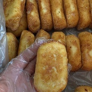 Крокетоны картофельные с ветчиной,сыром и грибами
