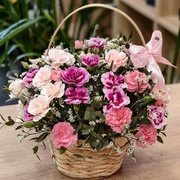 Композиция в плетёной корзинке