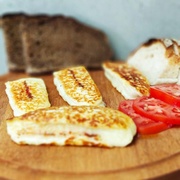 Сыр Халлуми для жарки "Томаты/чеснок"