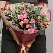 Букет из кустовых диантусов