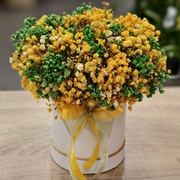 Композиция в шляпной коробке