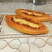 ПИДЕ с фаршем и сыром