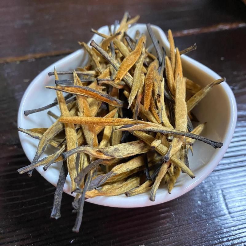 Дянь хун Цзинь Чжень "Золотые иглы" 