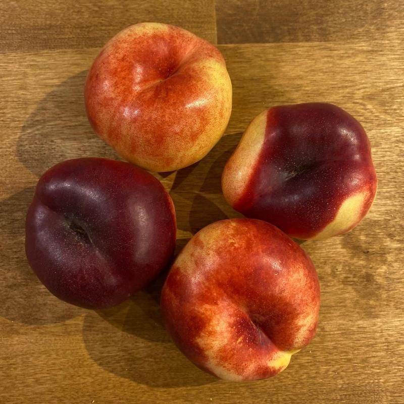 Плоские нектарины 