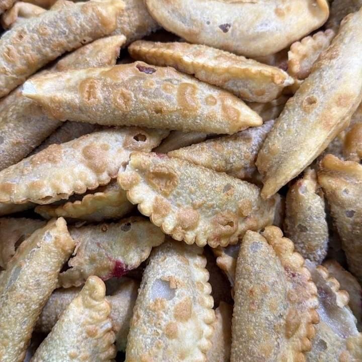 Чебуреки с вишней 